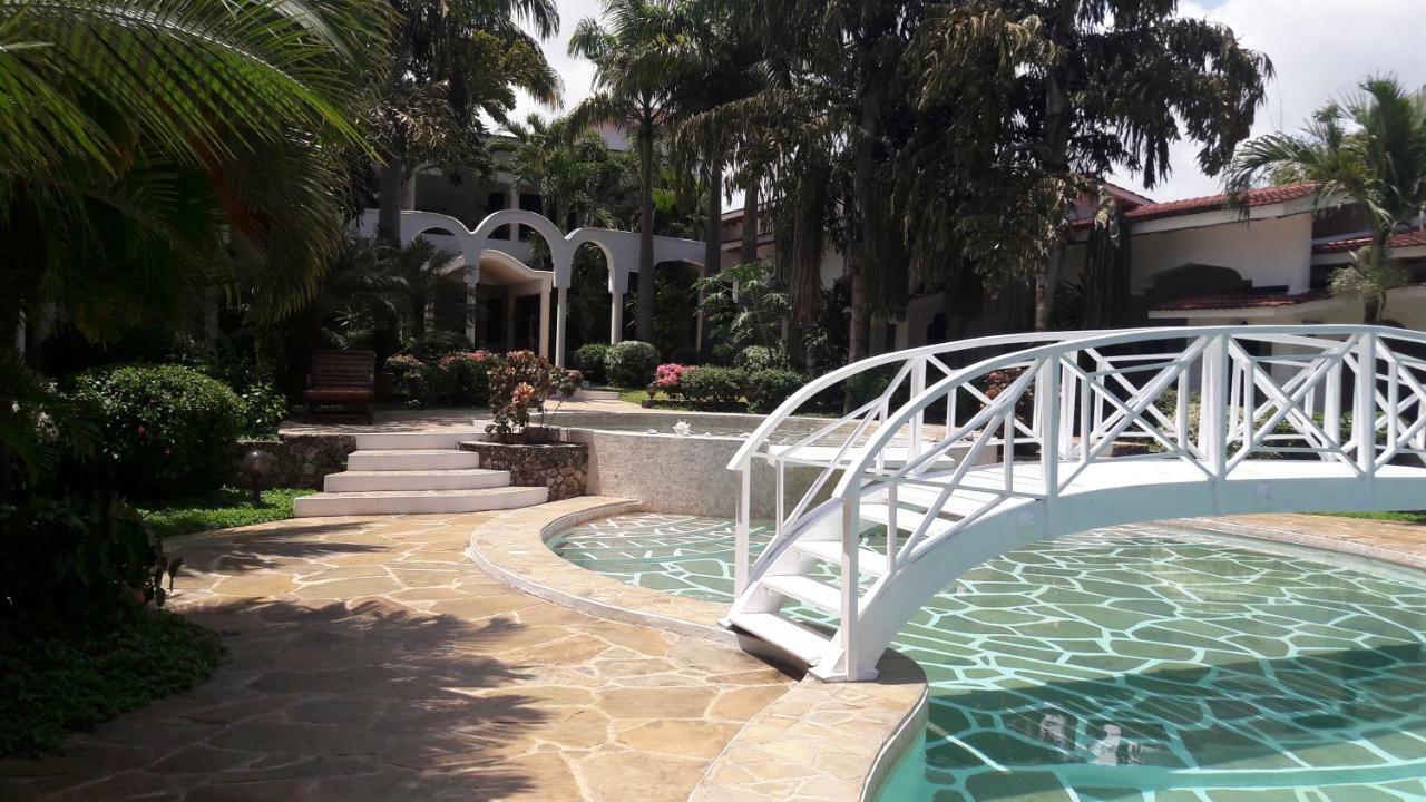 Hotel Villa Малинди Экстерьер фото